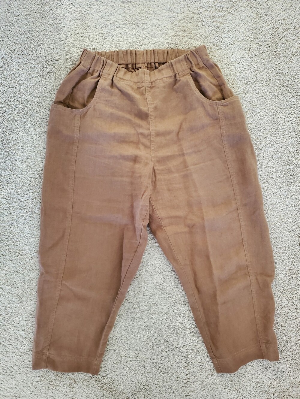 Not Perfect Linen Bruges Loose Cropped Pants In Milk Chocolate
